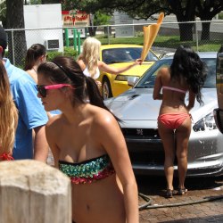 Автомойка в бикини во Флориде 28
