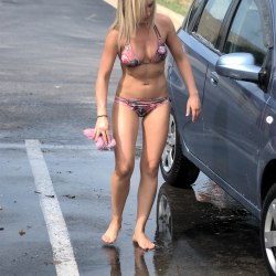Автомойка в бикини во Флориде 16