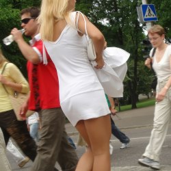 Блондинка в белом платье 6