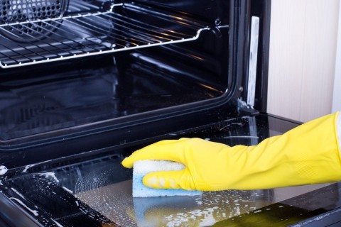 Как быстро и качественно отчистить духовку?
